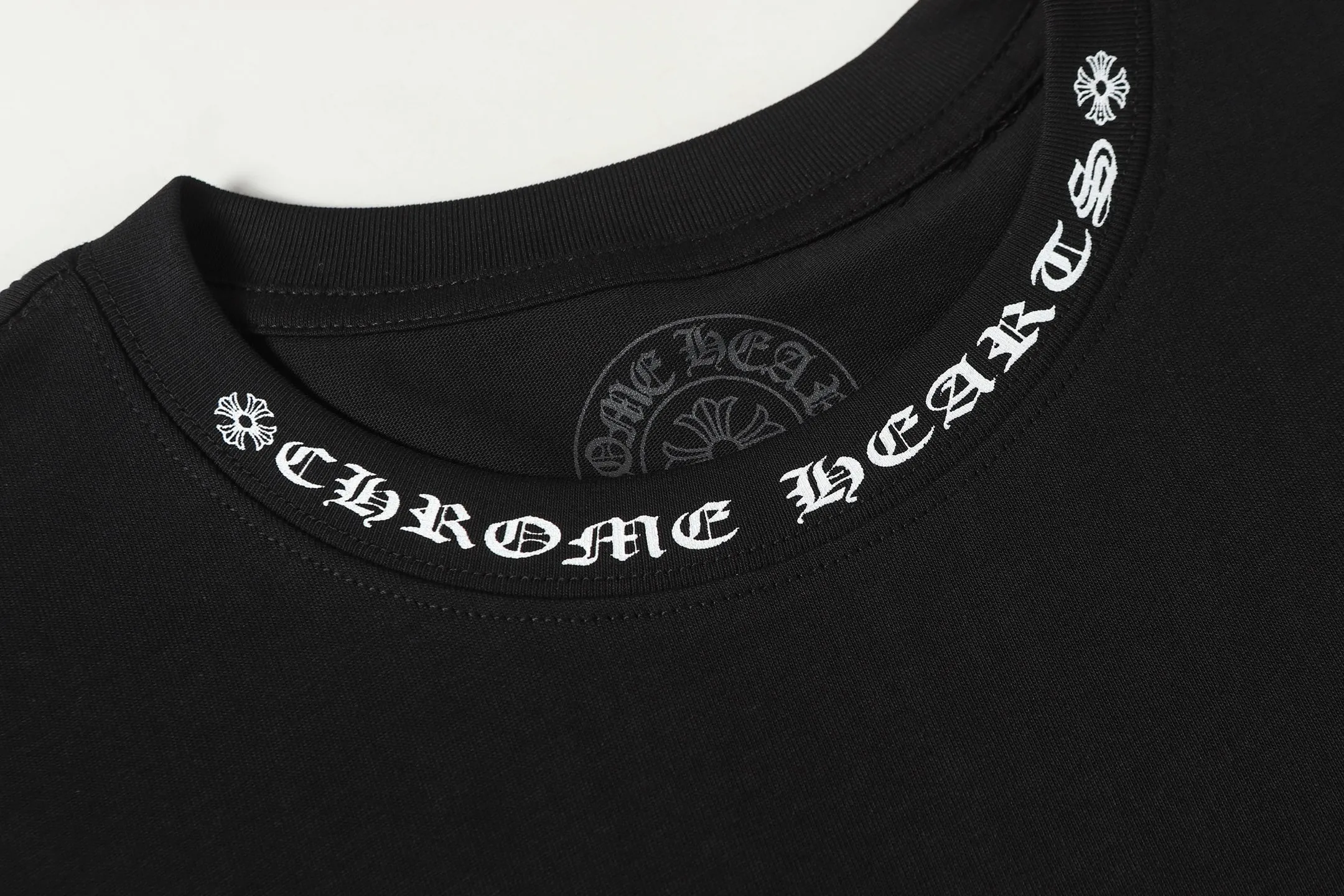 P150 -Chrome Hearts/Chrome Hearts Sanskrit cross letter printed short-sleeved T-shirt -High weight, high density and high quality. The wool is soft, delicate and skin-friendly. It feels soft and silky. It has excellent warmth and skin-friendly properties.